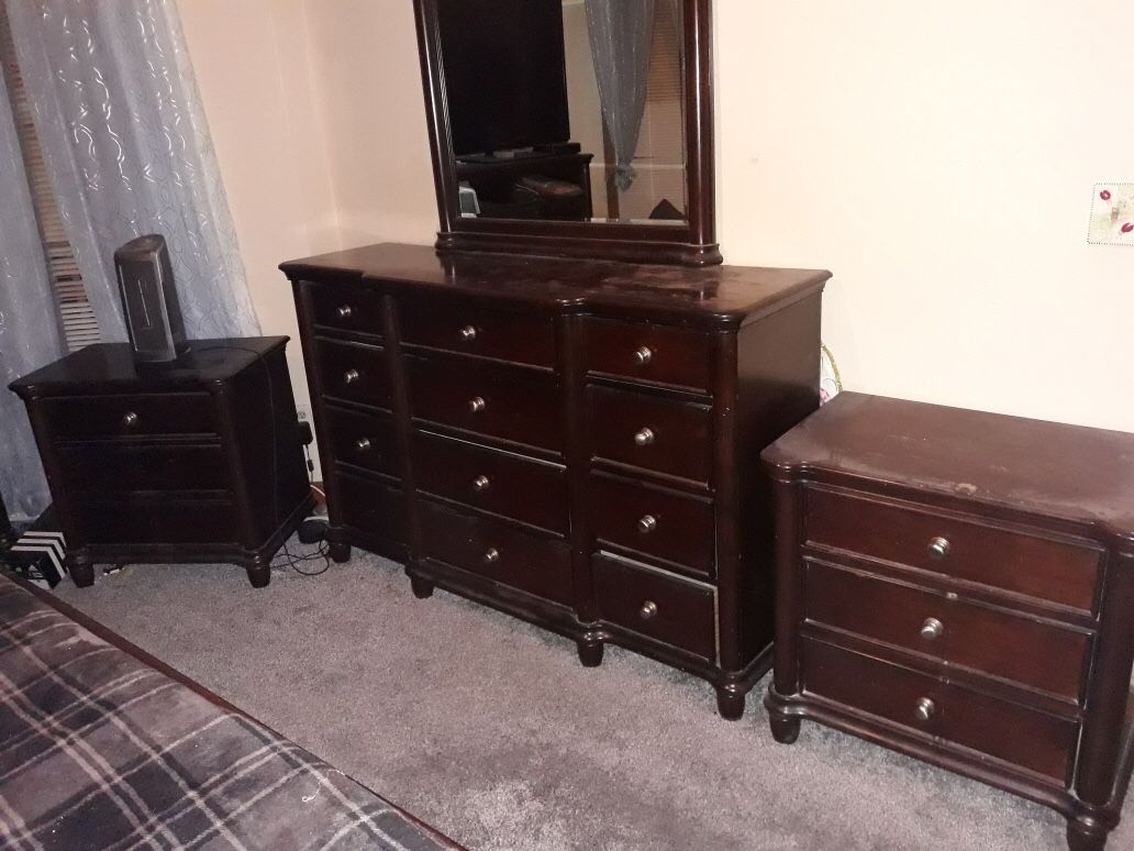 Brown oak bedroom set