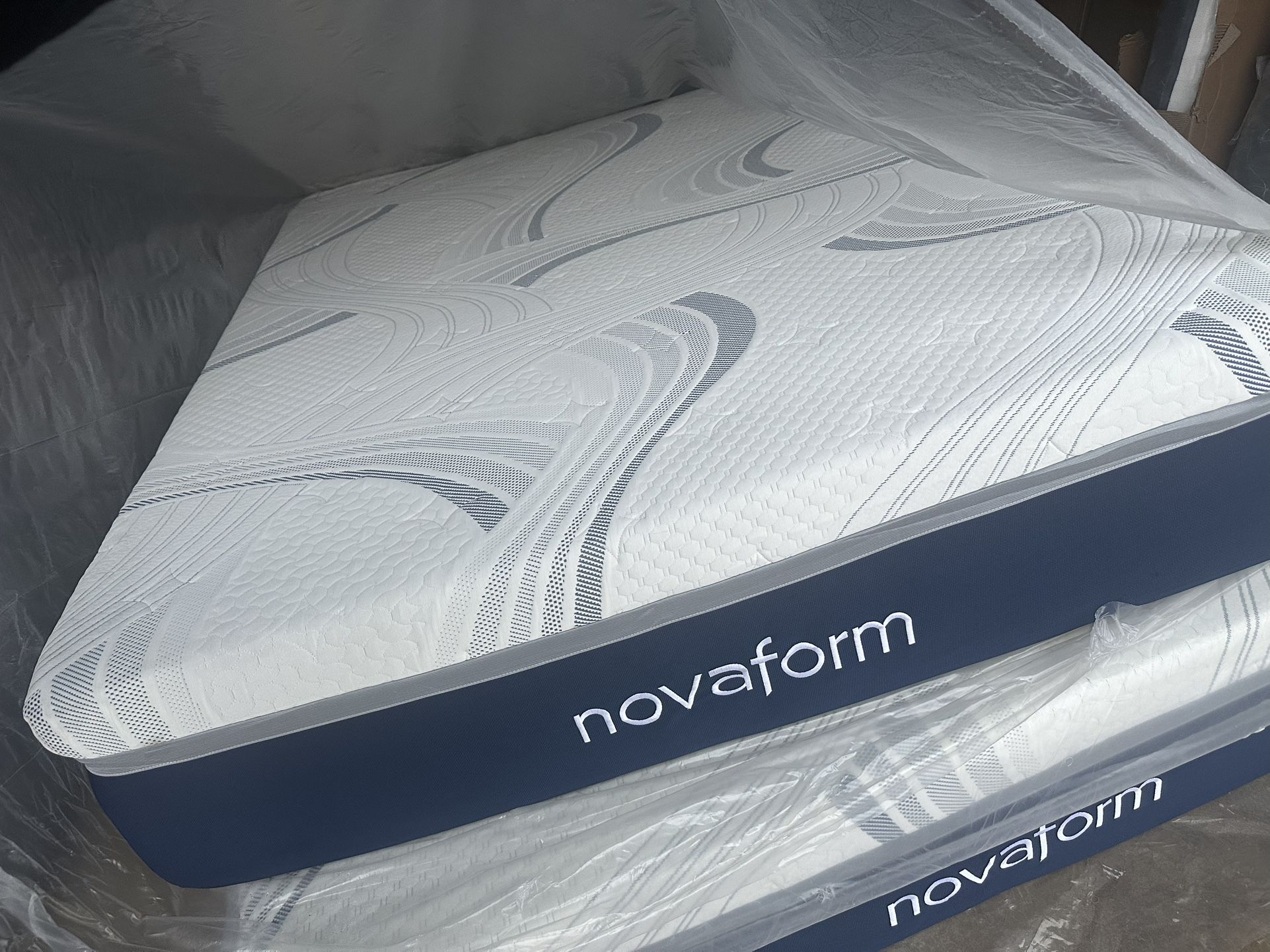 QUEEEN COSTCO MMATTRES NEW