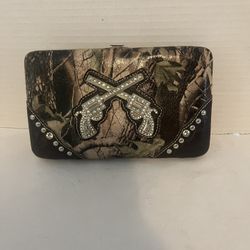 Montana West Route 66 Women's Wallet- Gun/Pistols- Camouflage 4.5X71/4".