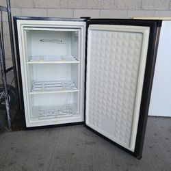 Mini Freezer Upright 