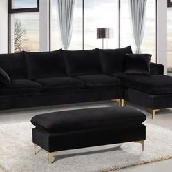 39$down Payment 💥Brand New 💥EXCLUSIVE] Naomi Velvet Black Reversible Sectional

by Meridian

