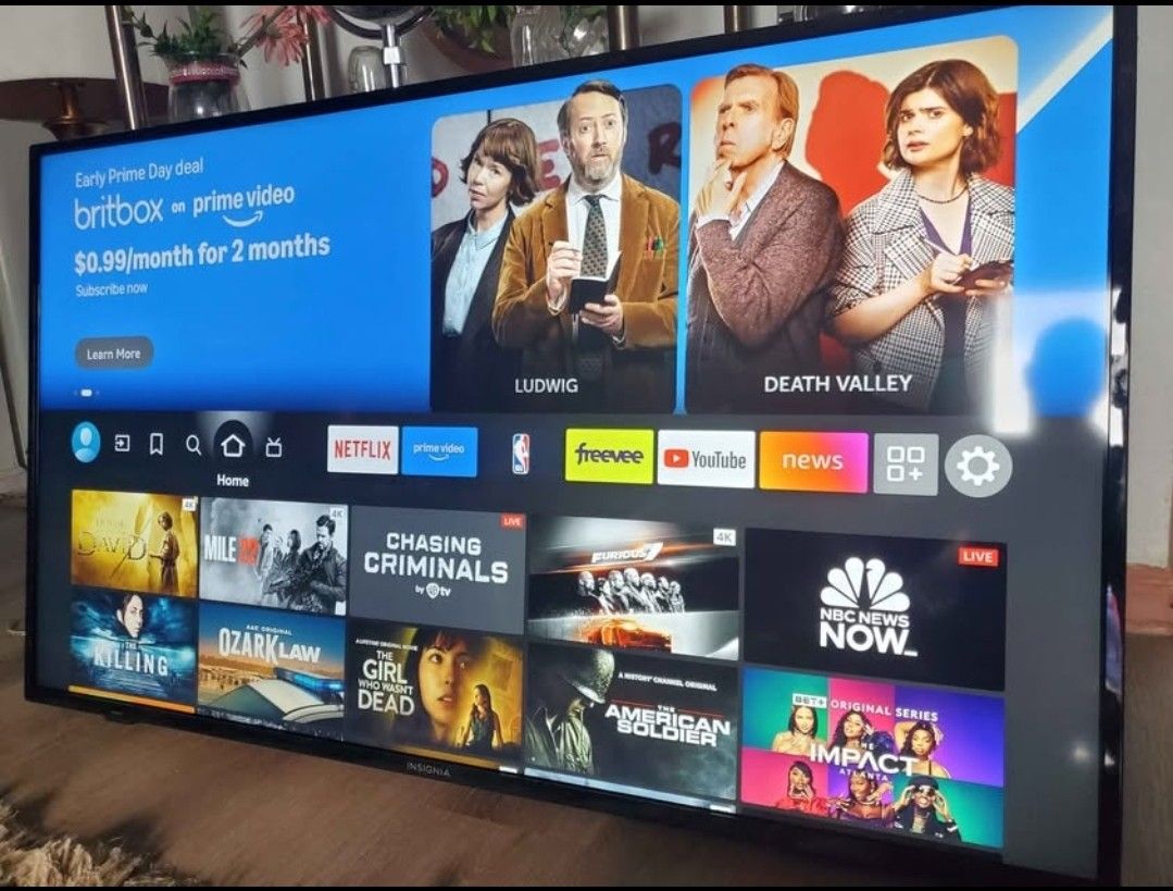 58" Amazon Fire Smart Tv 4k Great Condition Still Have The Legs.  Great Quality Pic No Scratch 
