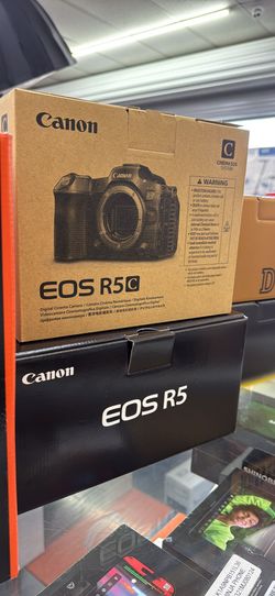Canon EOS R5 Mirrorless Camera