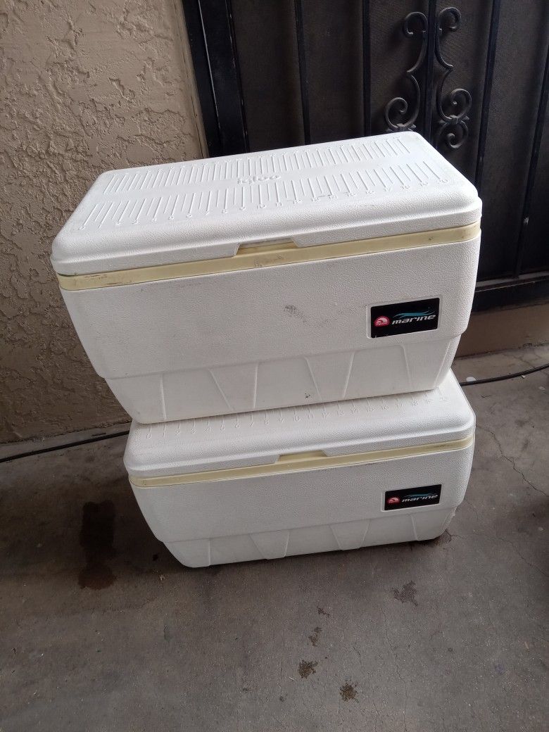 2 IGLOO Marine Cooler Both For 60