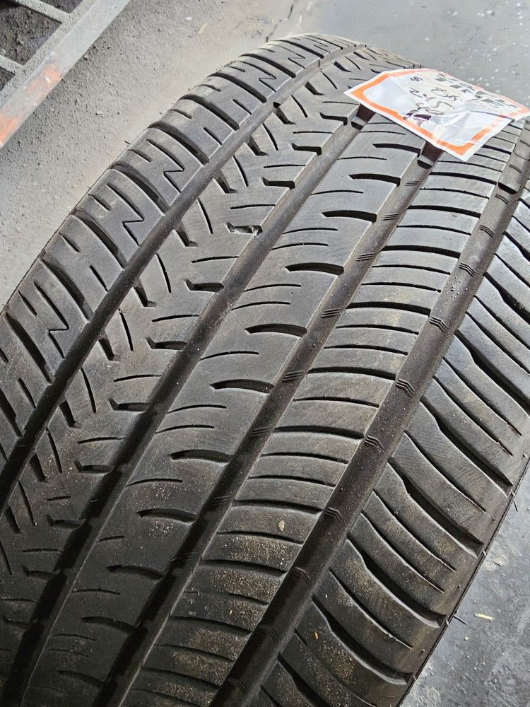 (ONE) 245 40 19 ADVANTA TIRE 90% PERCENT