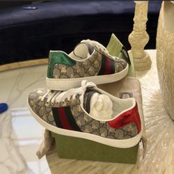 Gucci Women's Ace GG Supreme Sneaker with Bees