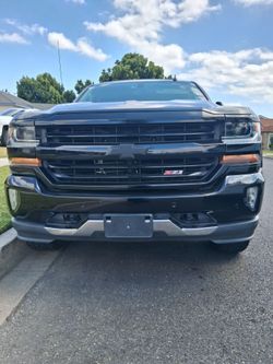 2017 Chevy Silverado z71 4x4 with v6 engine