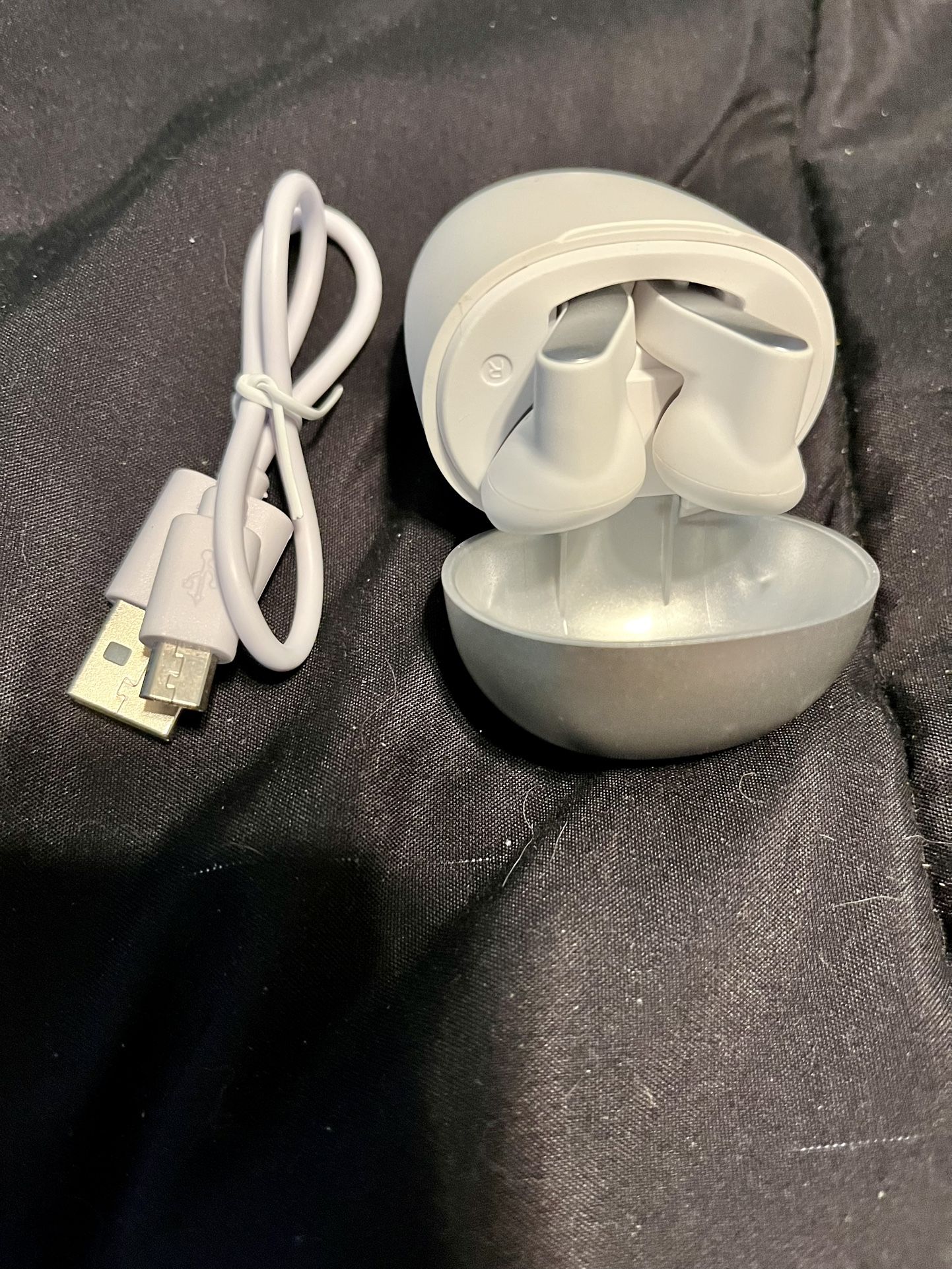 Blutooth Wireless Earbuds With Charging Case And Cable Electronics