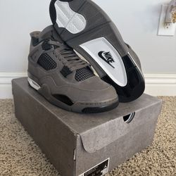 Jordan 4s