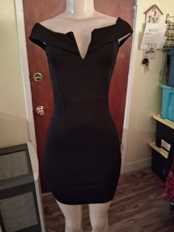 Off shoulder dress new sz S