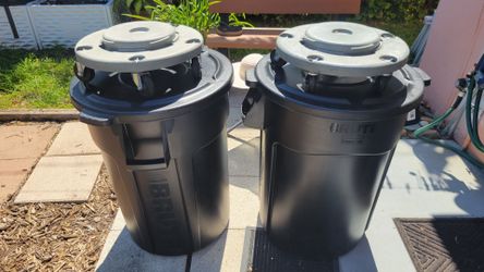 2 Brute 44 gallon cans. $160 OBO