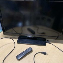 40" HD SMART Television with built in bluray and dvd player

TV works great! 
No functional issues with television whatsoever

Comes with remote 