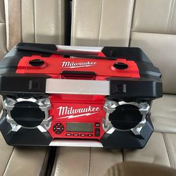 Milwaukee Job site Radio Model 2790-20
