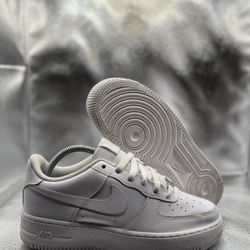 Air Force 1 Low Triple White GS 