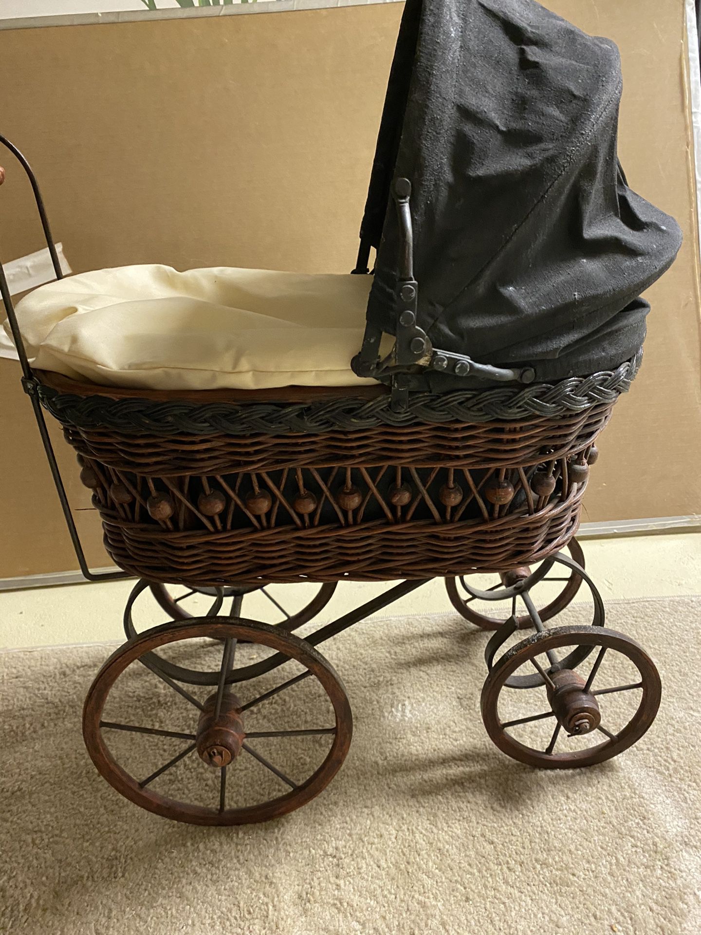 Vintage reproduction baby buggy pram For toy dolls