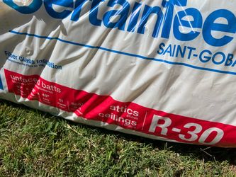 1 open package R-30 unfaced insulation certainTeed Saint Gobain