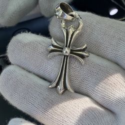 CHROME HEARTS CROSS PENDANT 