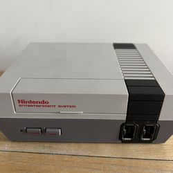 Nintendo Entertainment Sistem NES Classic Edition-game Console with Controller Included (See All Pictures)