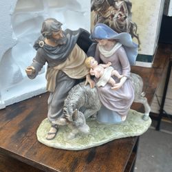 Porcelain Joseph And Marry natively Set
