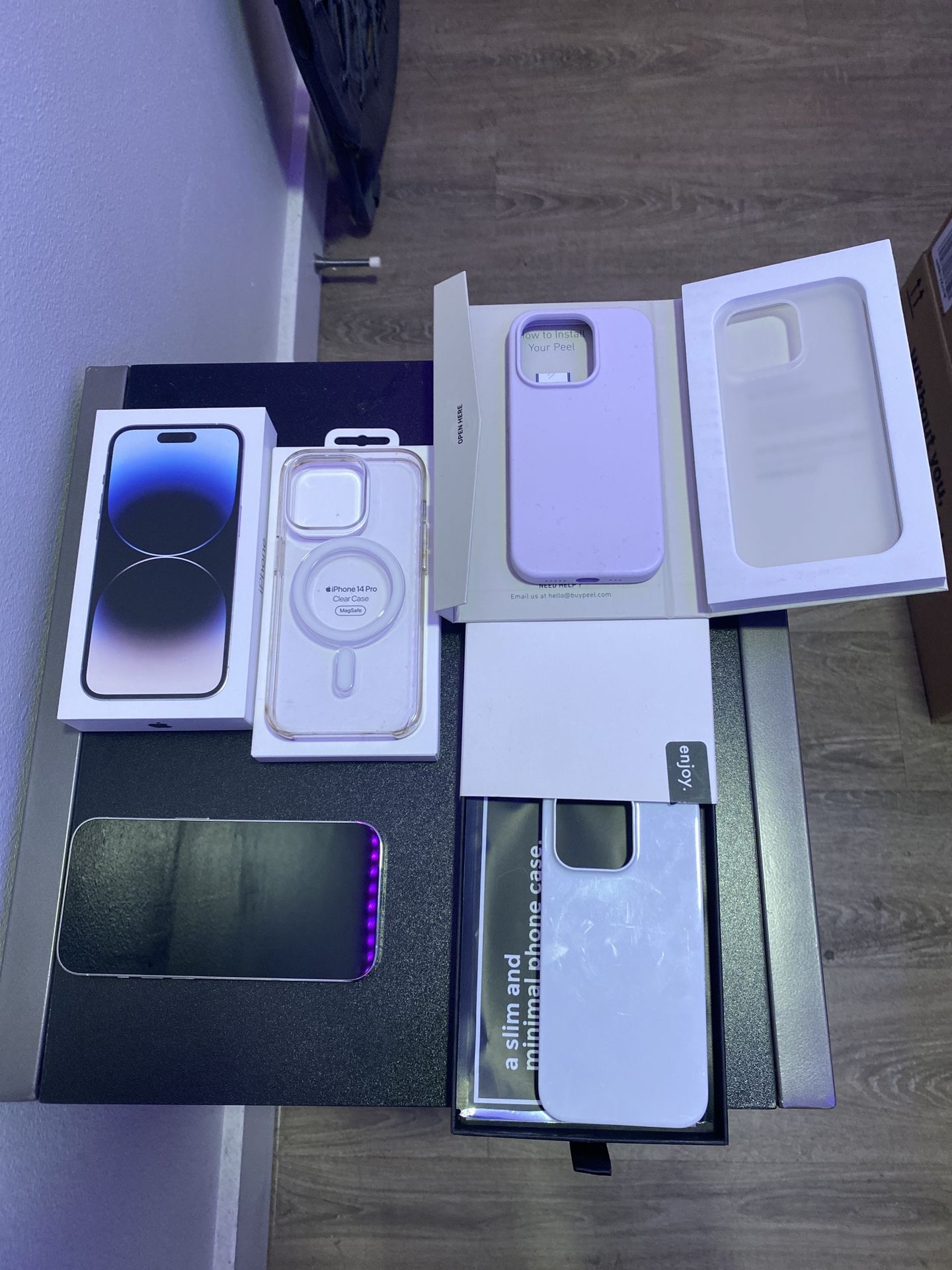 Apple iPhone 14 Pro 1TB β Unlocked β Original Box + Extra Cases