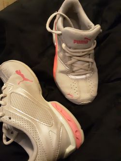 Girls size 13 hot pink-graypumas
