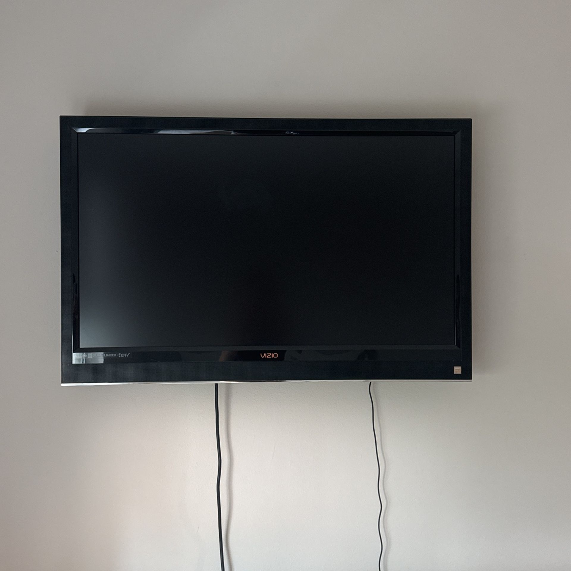 40 Inch Visio TV with Mount for Sale in Miami, FL - OfferUp