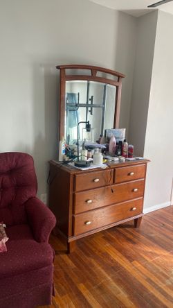 Dresser drawer