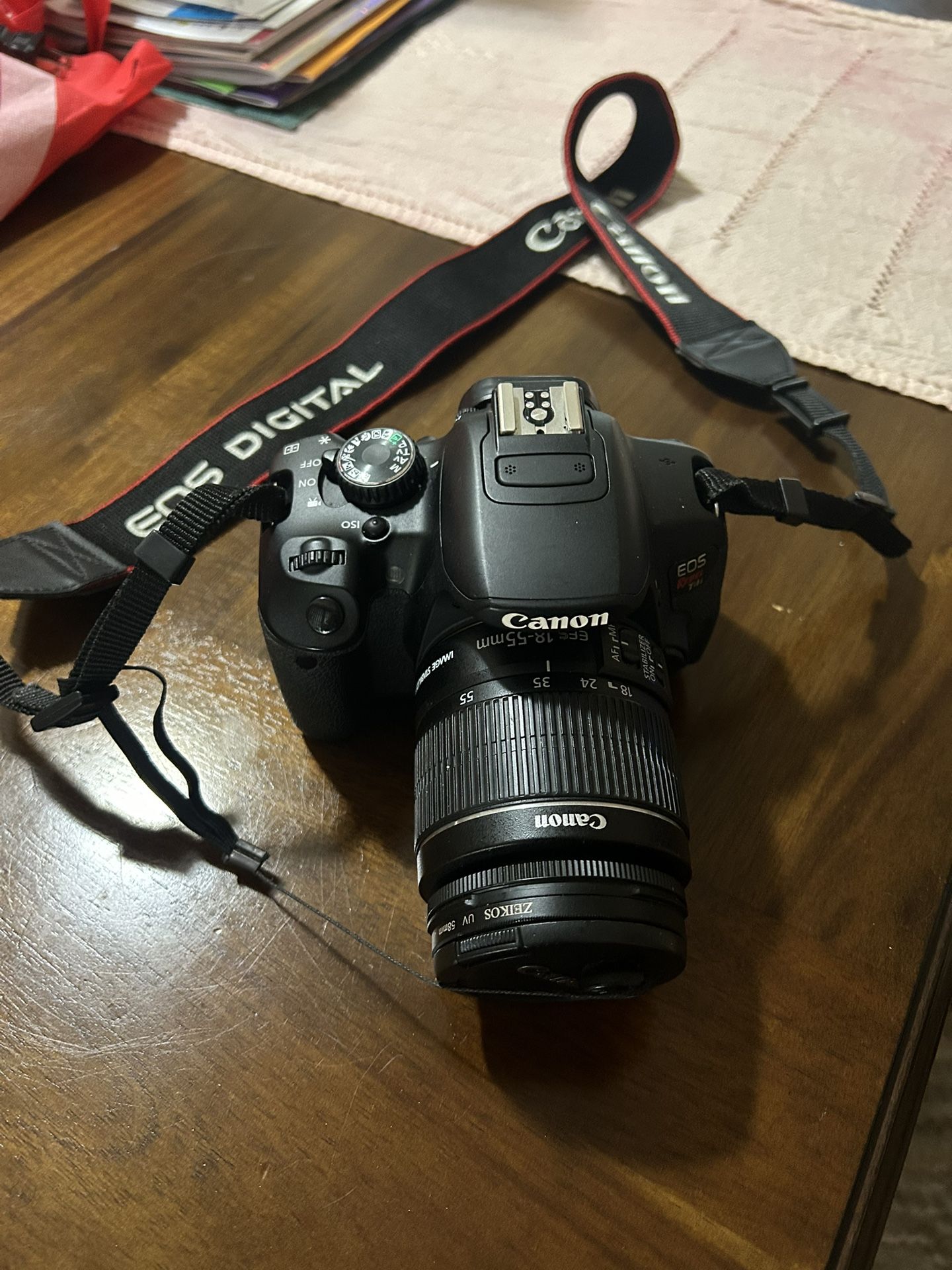 Camera Canon EOS rebel t4i with 18-55 mm lens