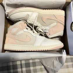 coconut legend pink jordan 1   Woman’s size 9