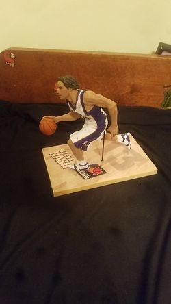 Basketball figurine (Steve Nash)