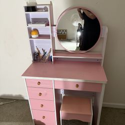 Girls Pink And White Vanity 