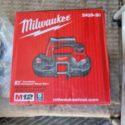 Milwaukee Band Saw M1