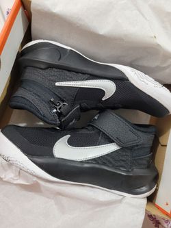 Nike Team Hustle D10 Flyease