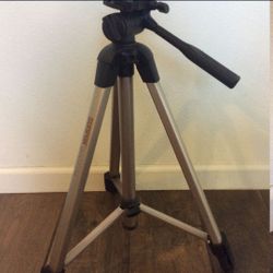Sunpack Tripod