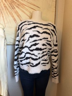 Women’s zebra sweater small