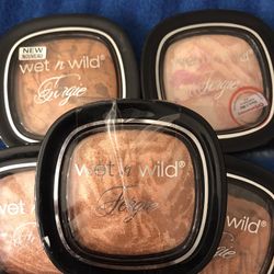 New Wet&wild Fergie Blush Highlighter 