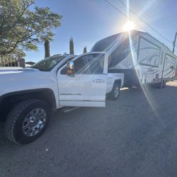 Truck And Fifth Wheel 