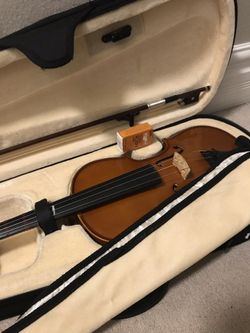 Cecilio violin