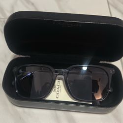 Coach HC8411U Sunglasses 