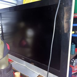 37 Inch  Flatscreen Vizio 