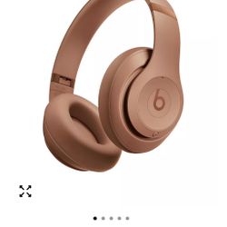 Beats Studio Pro X Kim Kardashian