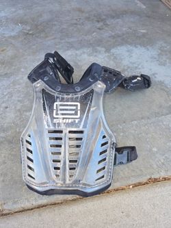 Kids' riding boots and chest protector