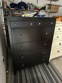 Chest of drawers