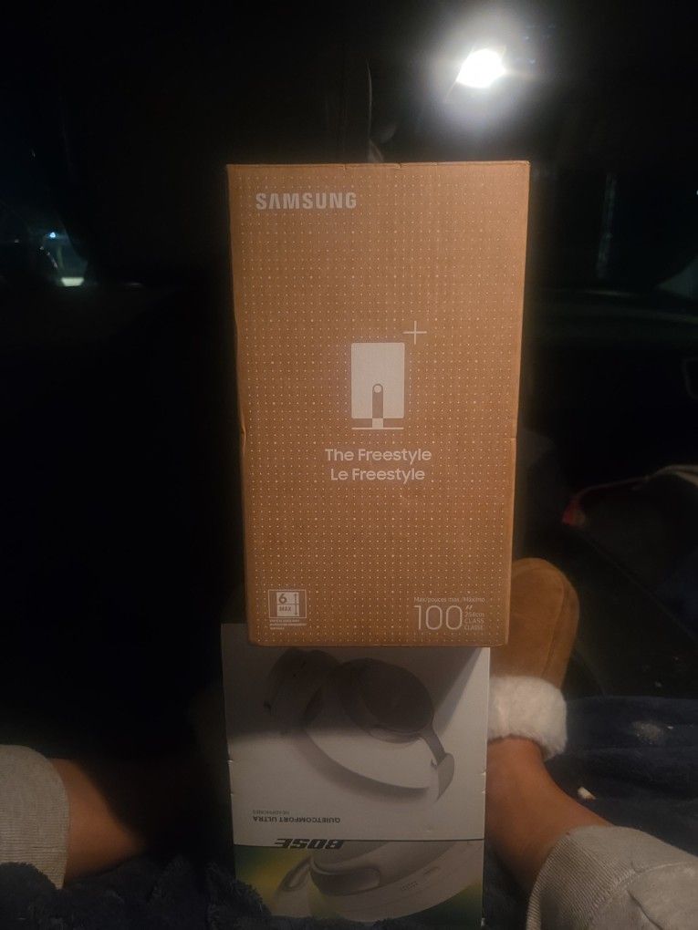 100" Samsung The Freestyle Le Freestyle