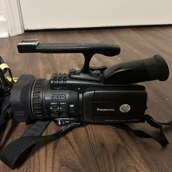 Panasonic AG-DVC30 Digital Camcorder