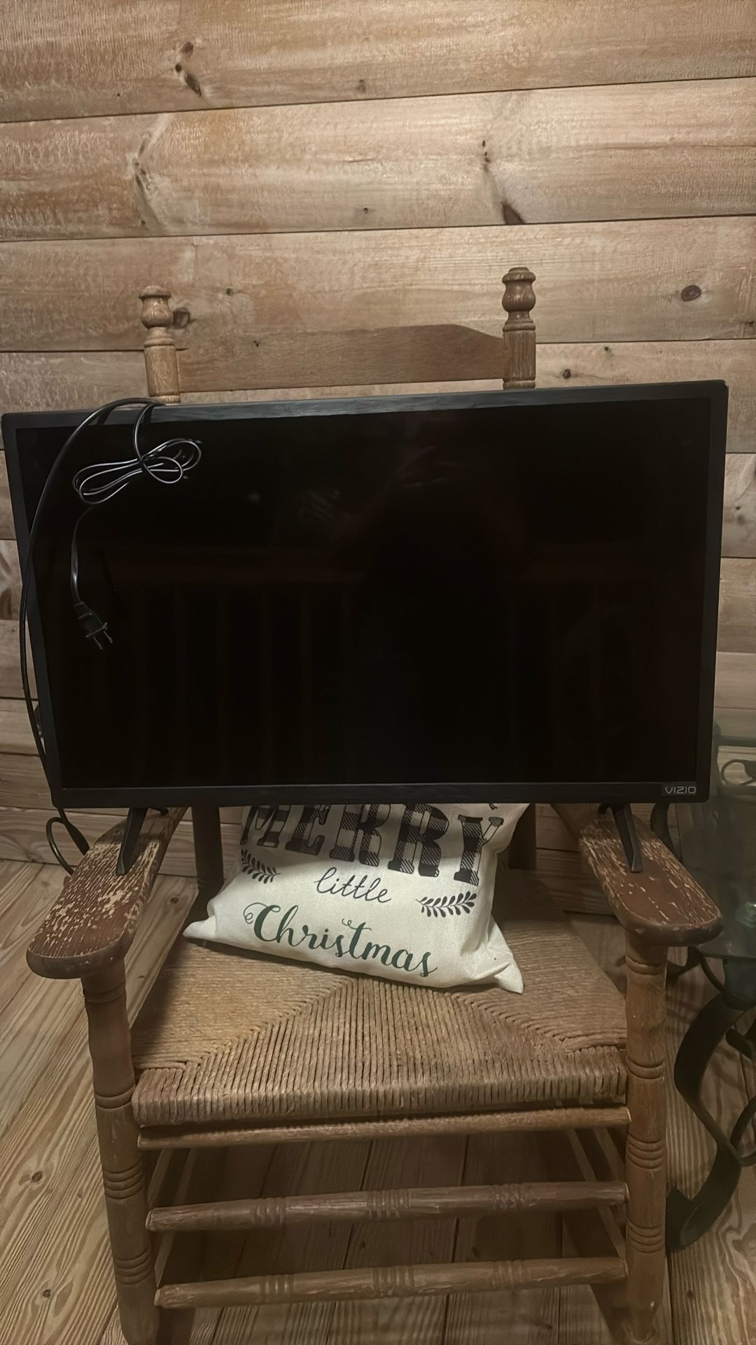 Nice 30x 18 TV - Barely Used In Guest Room