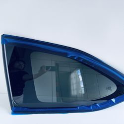 2014-2019 TOYOTA HIGHLANDER LEFT SIDE QUATER GLASS WINDOW OEM (136)