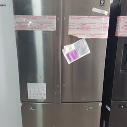 New Scrath And Dent Refrigerator
