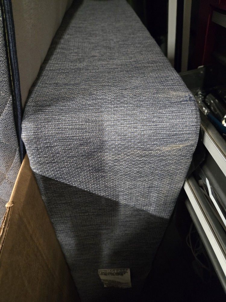 Twin Bed BOX spring ONLY. GOOD CONDITION