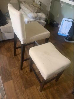 Bar stool